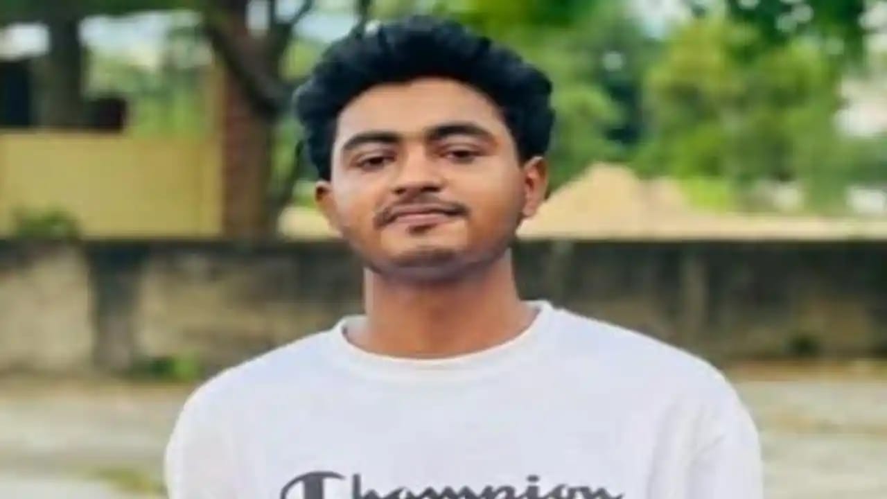 মুরগি ছিনতাইয়ের অভিযোগে চুনারুঘাটের ছাত্রদল নেতা ফারহান শাকিল বহিষ্কার