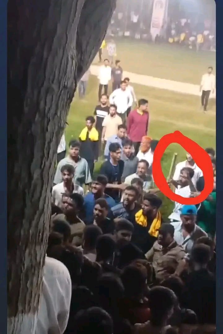 ঢাকার নবাবগঞ্জে নাইট সিক্স এ সাইড ক্রিকেট টুর্নামেন্টে বিশৃঙ্খলা, খেলা বন্ধ ও প্রতিবাদ