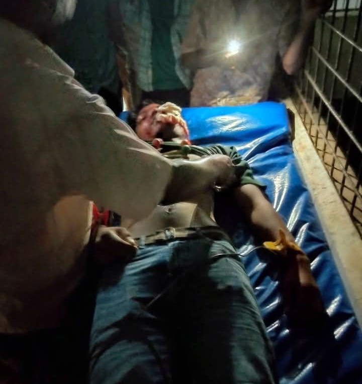 কসবায় বৃদ্ধকে বাঁচাতে গিয়ে ট্রেনের ধাক্কায় তরুণের মৃত্যু
